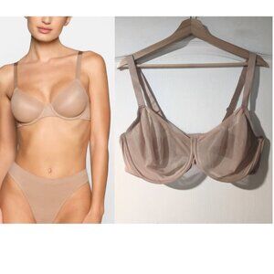 SKIMS | No Show Unlined Demi Bra In Mica 40DD
